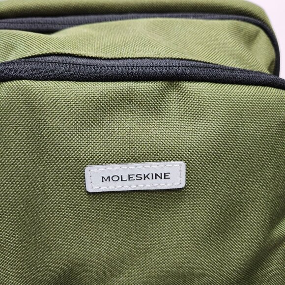 NWT Moleskine Nomad Medium Backpack Bag Padded Unisex Green - Picture 3 of 16